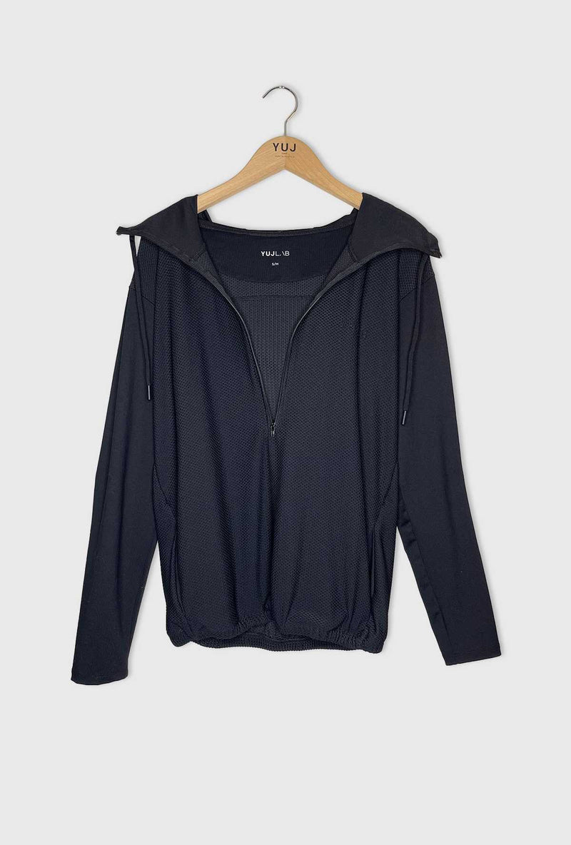 #551 - Sweat à capuche YUJLAB noir // Taille S/M YUJ - Maison de pleine conscience