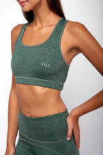 Brassière de yoga vert sapin AJNA YUJ - Maison de pleine conscience