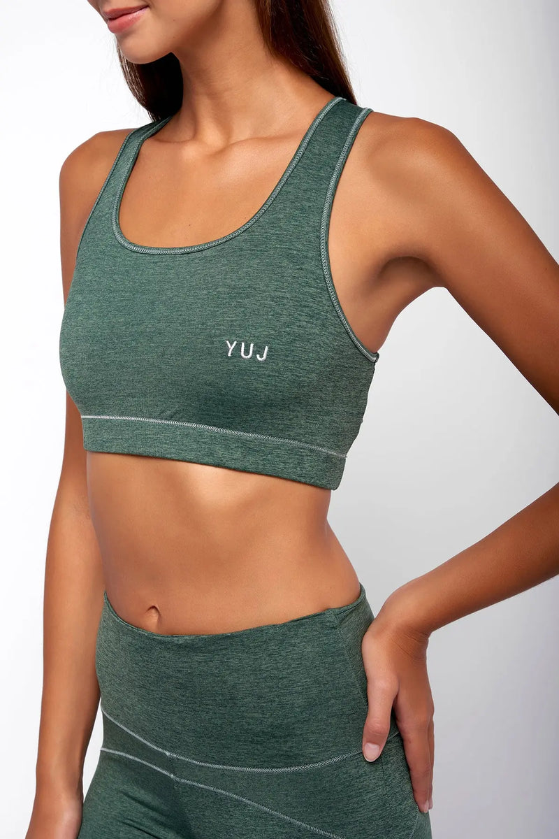 Brassière de yoga vert sapin AJNA YUJ - Maison de pleine conscience