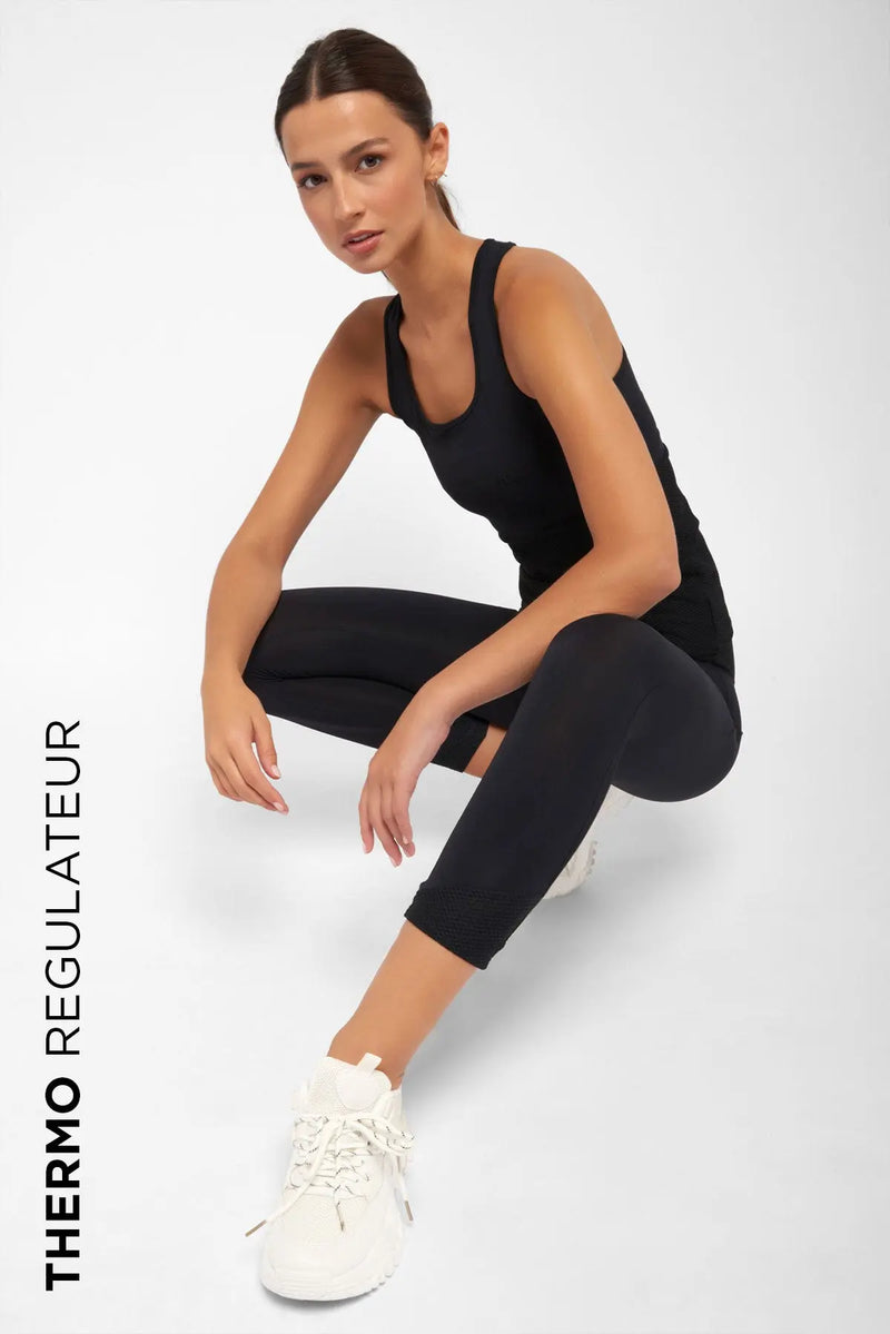 Camiseta de tirantes negra con sujetador integrado YUJLAB YUJ - Mindfulness house