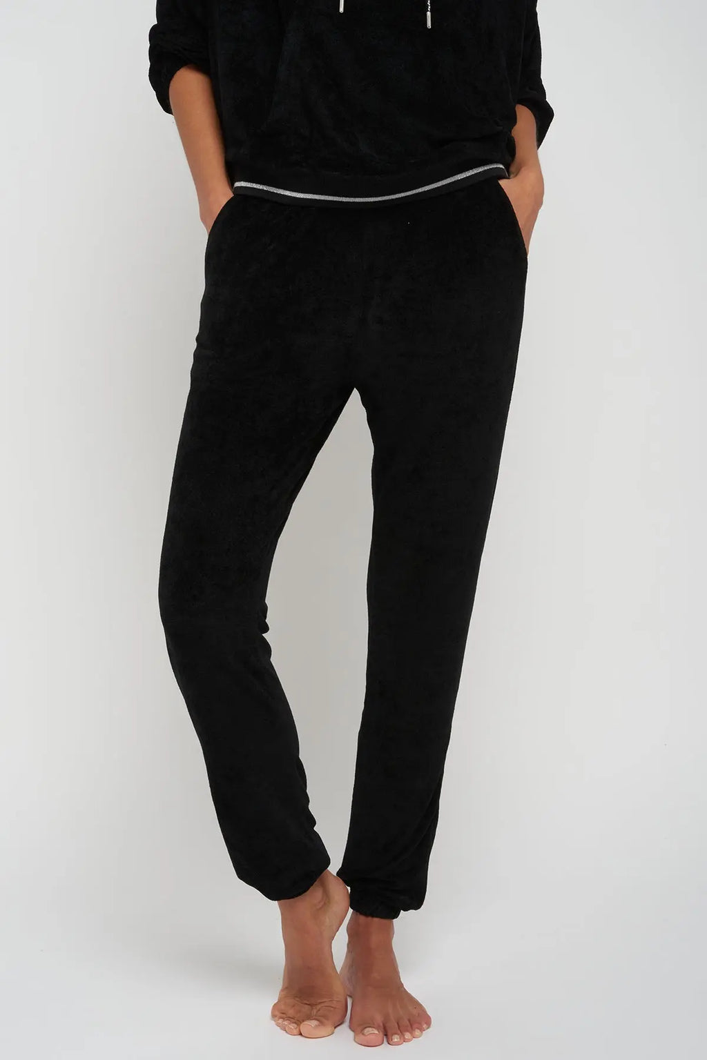 Jogging ANA Black YUJ - Maison de pleine conscience